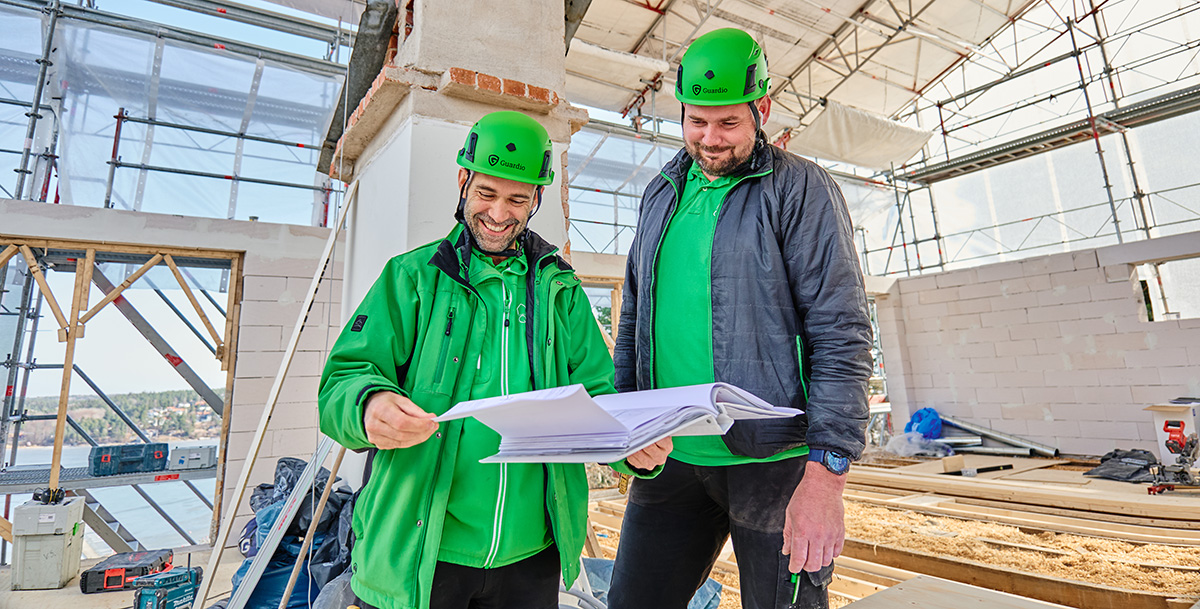 Samordning av flera yrkesgrupper i en totalentreprenad|Delad entreprenad där beställaren ansvarar för samordning och risk